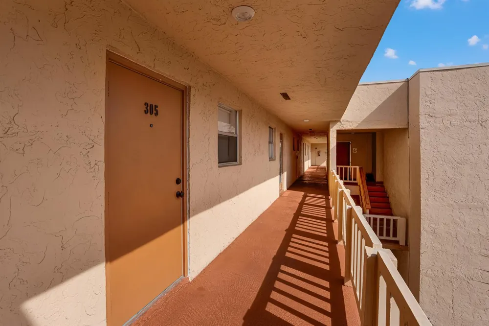 8400 LAGOS DE CAMPO BOULEVARD #305 Tamarac, FL 33321