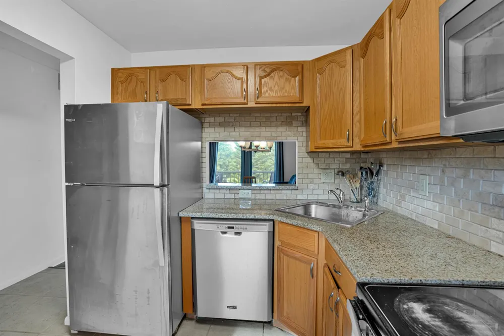 8400 LAGOS DE CAMPO BOULEVARD #305 Tamarac, FL 33321