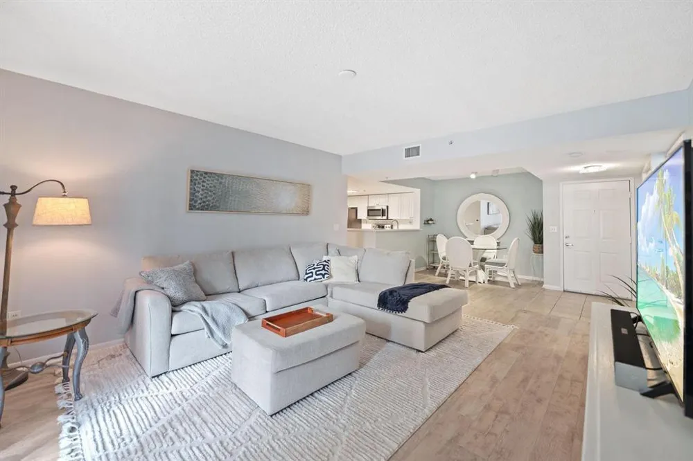 520 SE 5TH AVENUE #2202 Fort Lauderdale, FL 33301