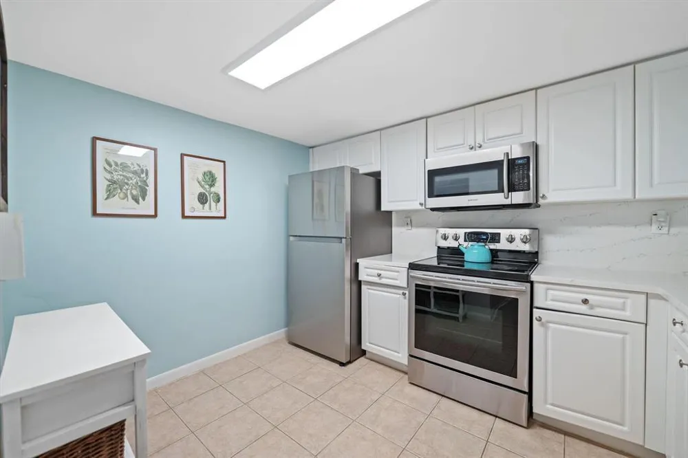 520 SE 5TH AVENUE #2202 Fort Lauderdale, FL 33301