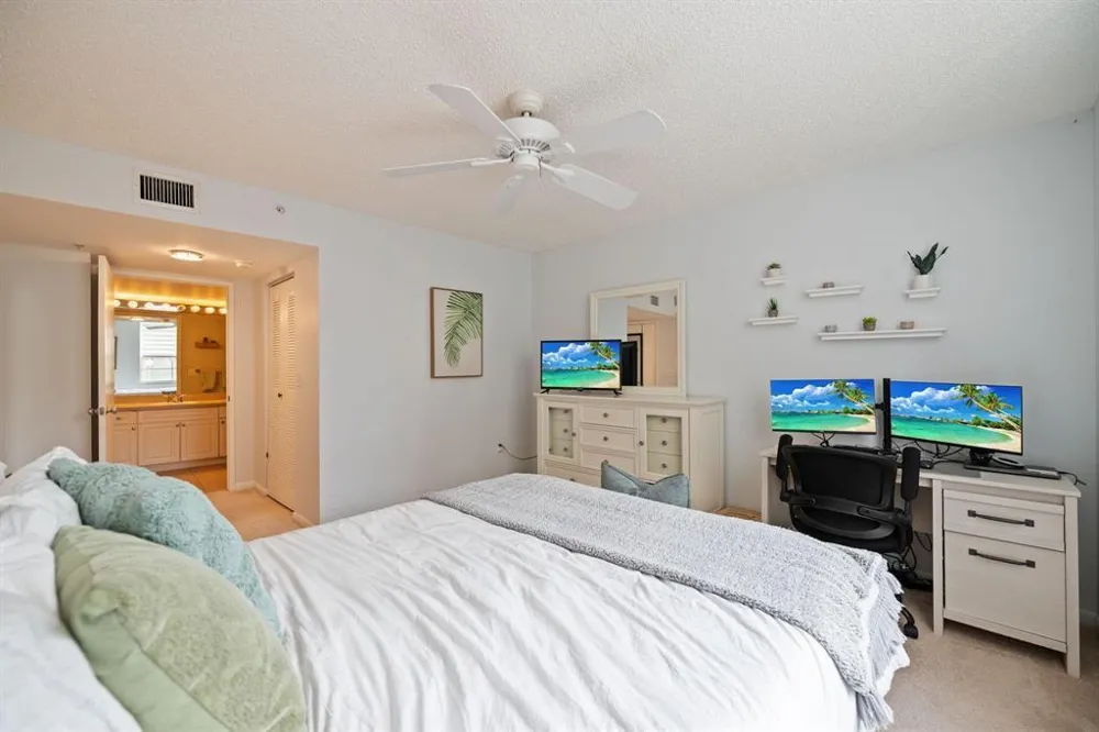 520 SE 5TH AVENUE #2202 Fort Lauderdale, FL 33301