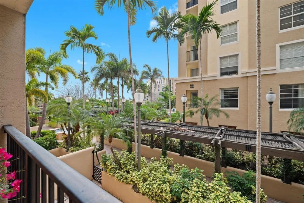 520 SE 5TH AVENUE #2202 Fort Lauderdale, FL 33301