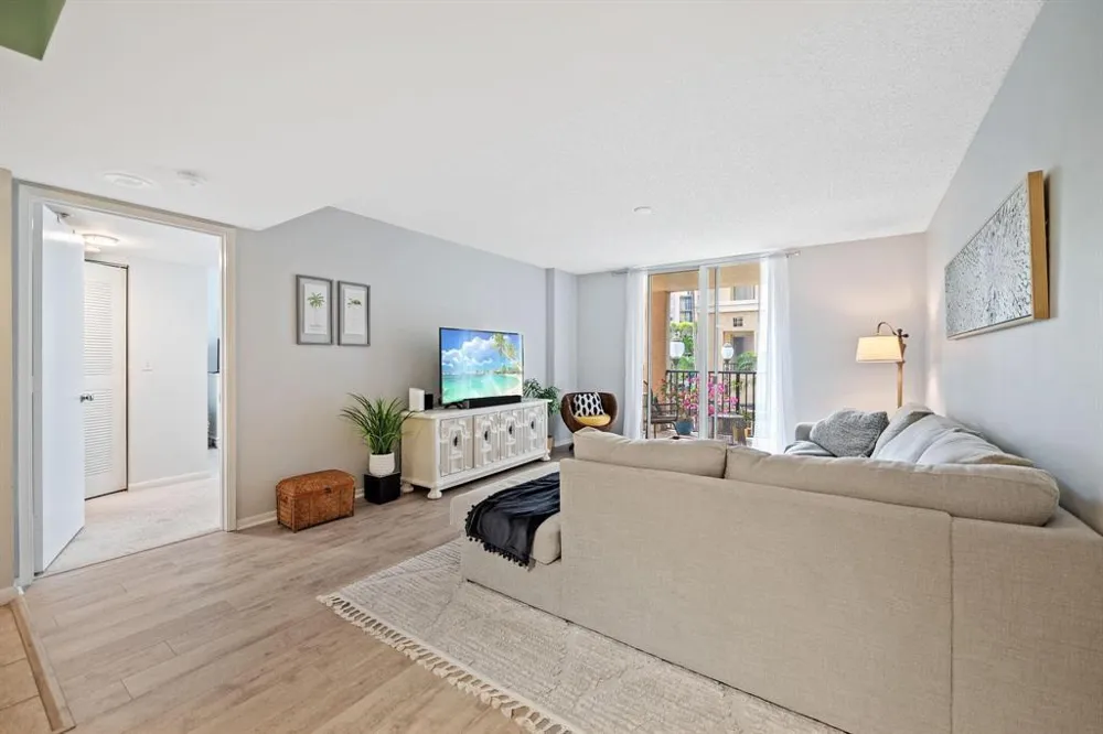 520 SE 5TH AVENUE #2202 Fort Lauderdale, FL 33301