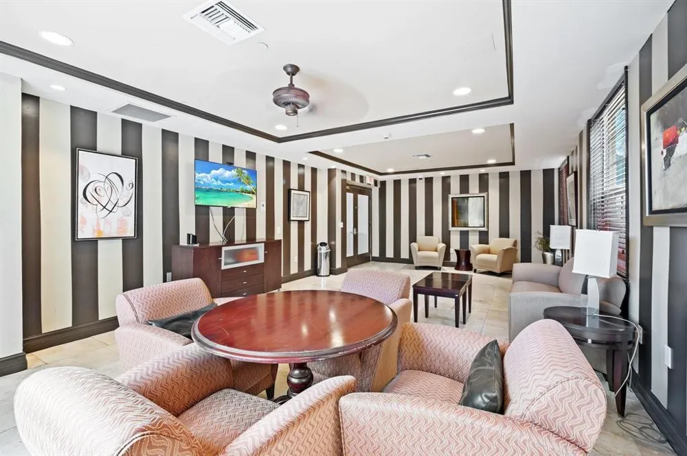 520 SE 5TH AVENUE #2202 Fort Lauderdale, FL 33301