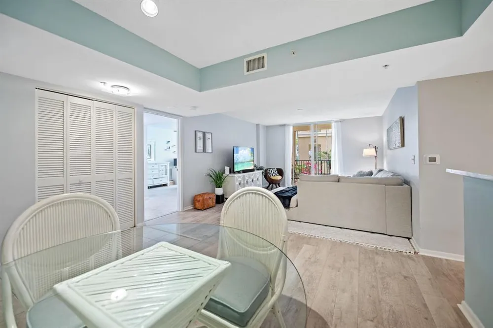 520 SE 5TH AVENUE #2202 Fort Lauderdale, FL 33301