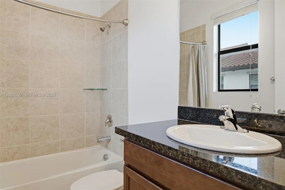 11621 SW 13th Ct Pembroke Pines, FL 33025