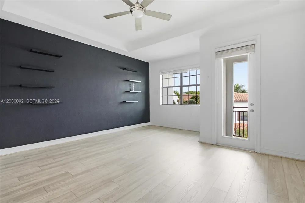 11621 SW 13th Ct Pembroke Pines, FL 33025