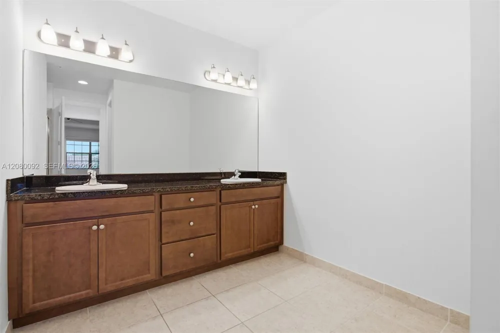 11621 SW 13th Ct Pembroke Pines, FL 33025