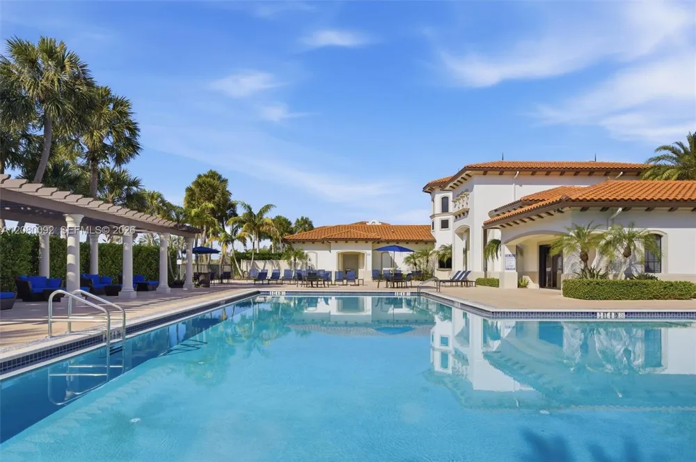 11621 SW 13th Ct Pembroke Pines, FL 33025