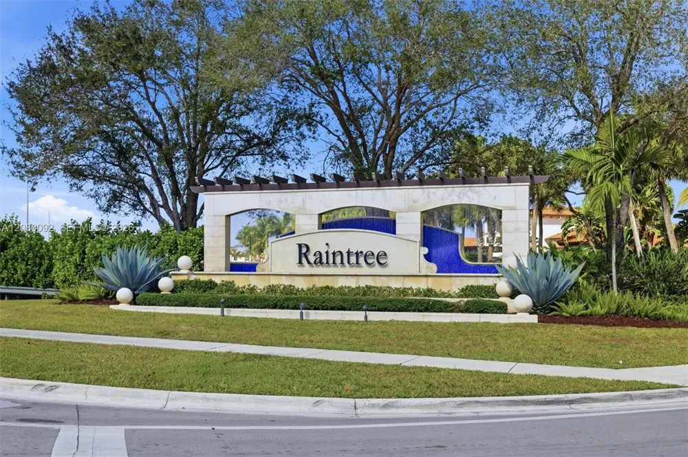 11621 SW 13th Ct Pembroke Pines, FL 33025