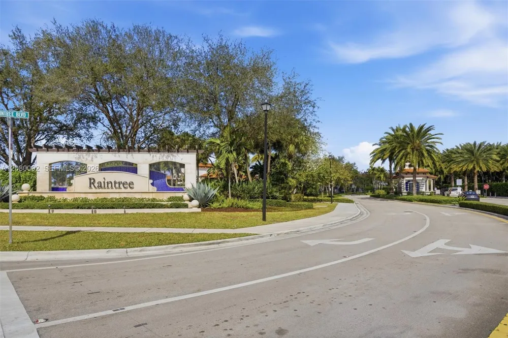 11621 SW 13th Ct Pembroke Pines, FL 33025