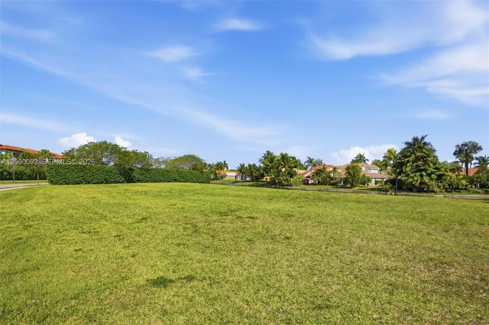 11621 SW 13th Ct Pembroke Pines, FL 33025