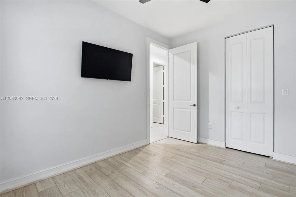 11621 SW 13th Ct Pembroke Pines, FL 33025