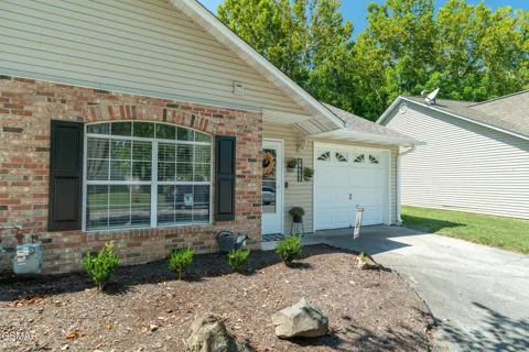 7456 Creek Song Court