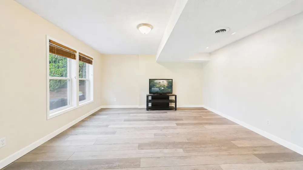 6747 Winter Creek Road Norton Shores City, MI 49444