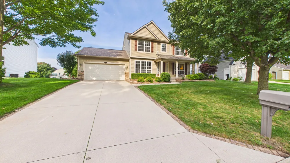 6747 Winter Creek Road Norton Shores City, MI 49444
