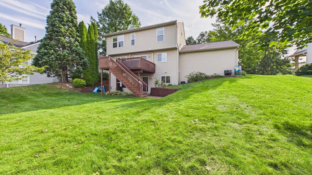 6747 Winter Creek Road Norton Shores City, MI 49444
