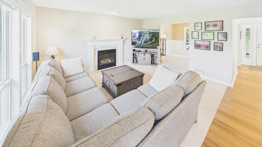 6747 Winter Creek Road Norton Shores City, MI 49444