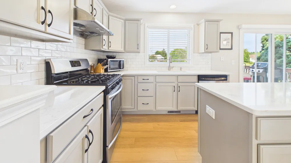 6747 Winter Creek Road Norton Shores City, MI 49444