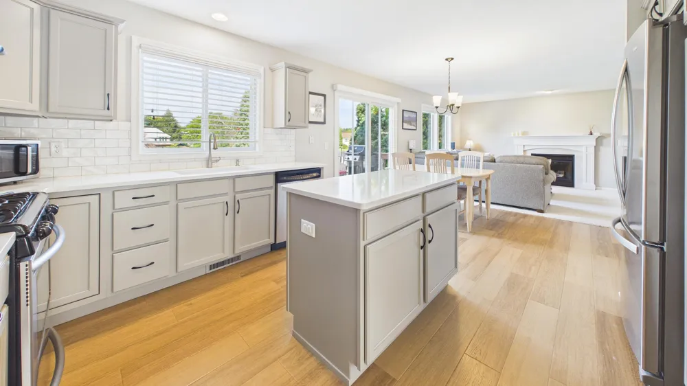 6747 Winter Creek Road Norton Shores City, MI 49444
