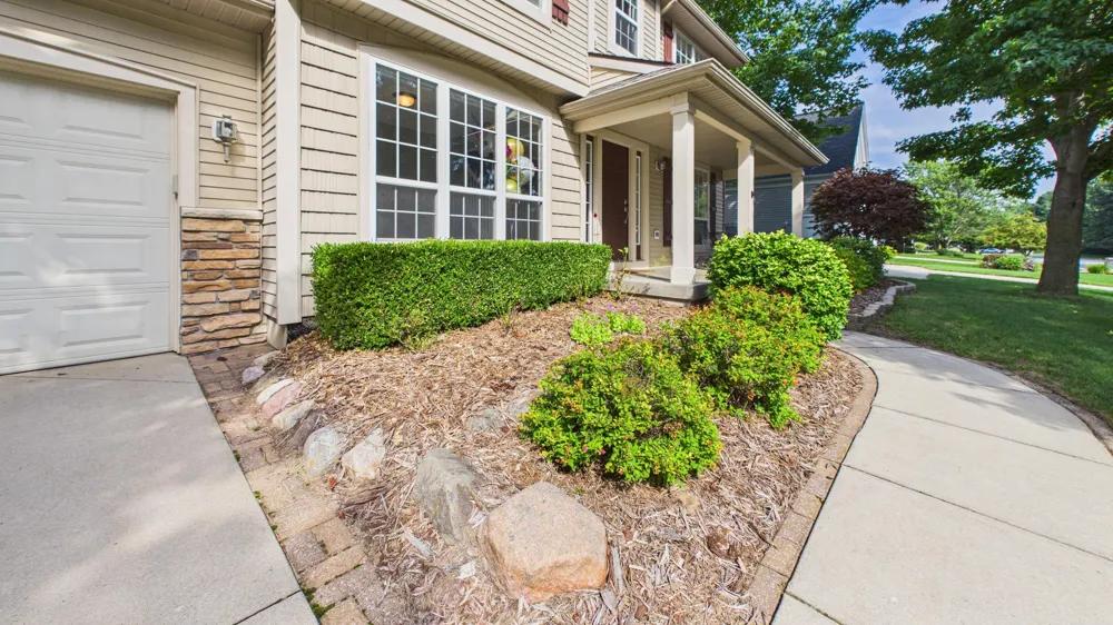 6747 Winter Creek Road Norton Shores City, MI 49444