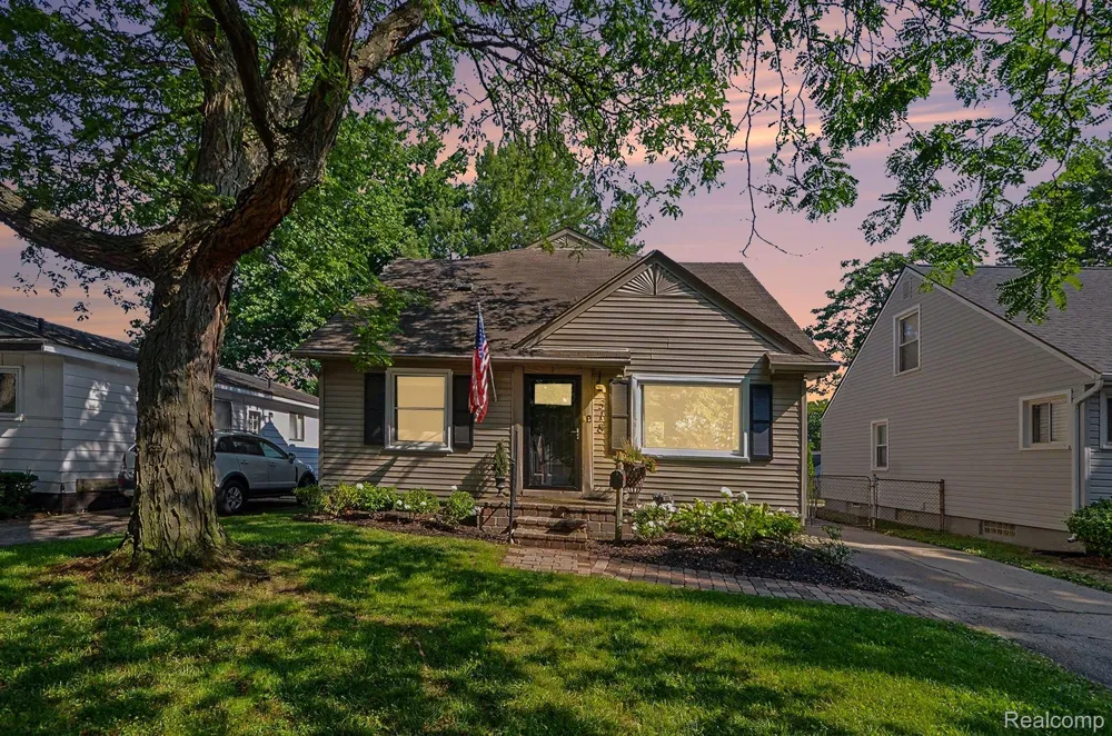 318 Chippewa Street Clawson City, MI 48017