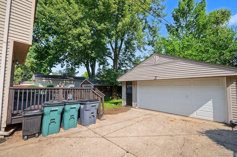 318 Chippewa Street Clawson City, MI 48017