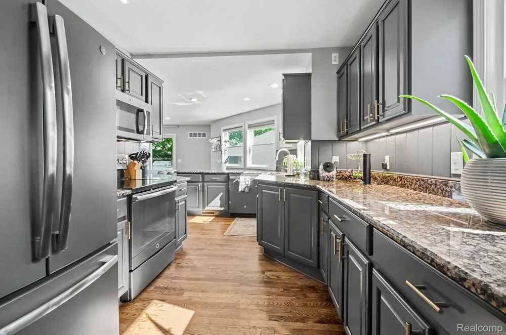 318 Chippewa Street Clawson City, MI 48017
