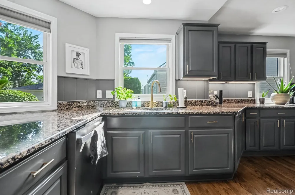 318 Chippewa Street Clawson City, MI 48017