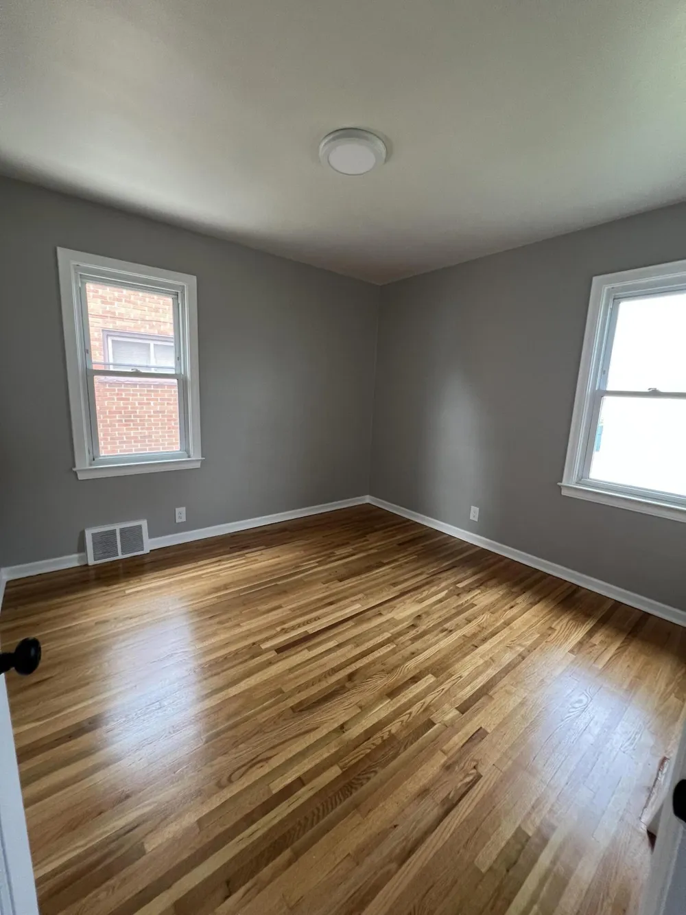 1038 Detroit Avenue Lincoln Park City, MI 48146