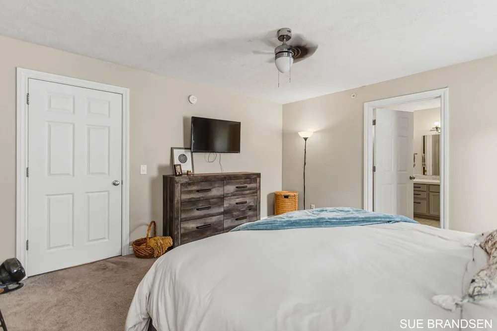 3122 W Crystal Waters Drive #8 Holland Charter Township, MI 49424
