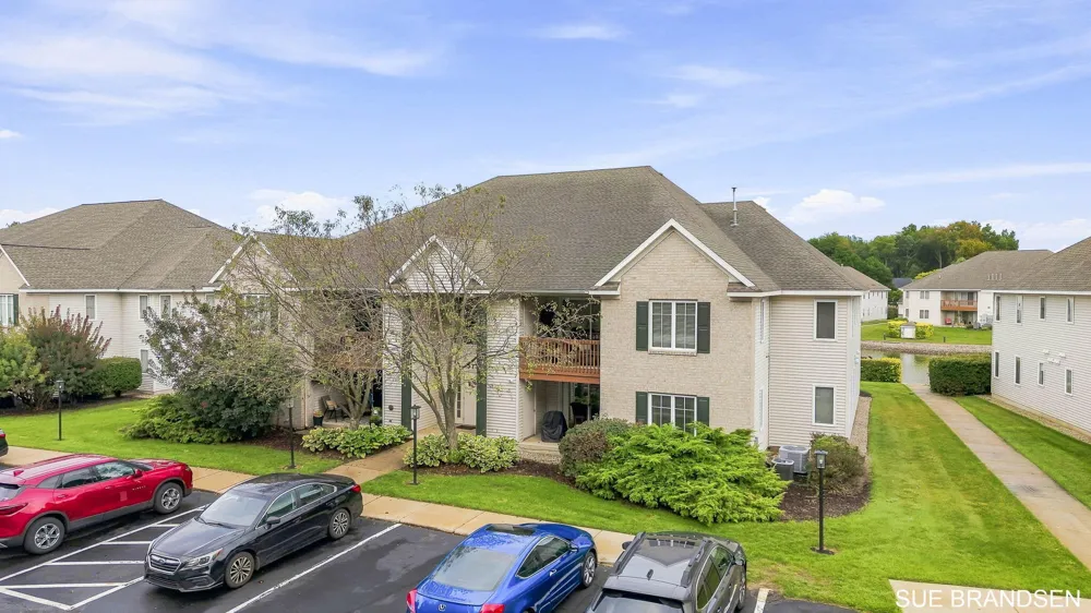 3122 W Crystal Waters Drive #8 Holland Charter Township, MI 49424
