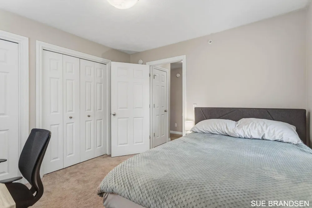 3122 W Crystal Waters Drive #8 Holland Charter Township, MI 49424