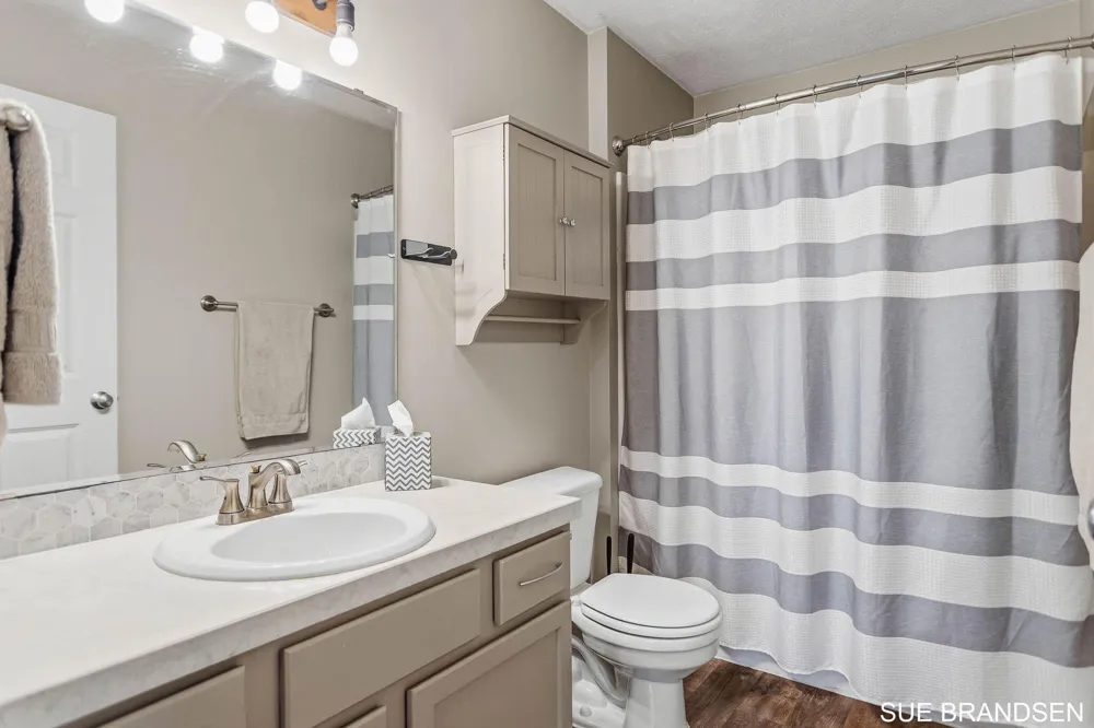 3122 W Crystal Waters Drive #8 Holland Charter Township, MI 49424