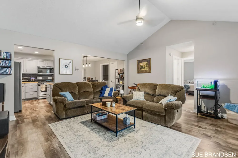 3122 W Crystal Waters Drive #8 Holland Charter Township, MI 49424