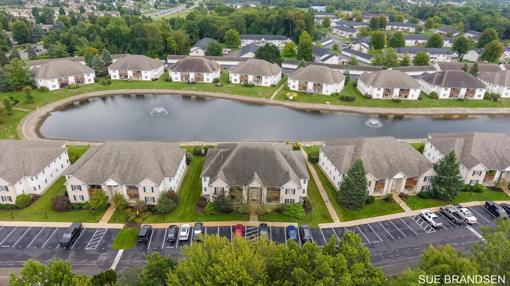 3122 W Crystal Waters Drive #8 Holland Charter Township, MI 49424
