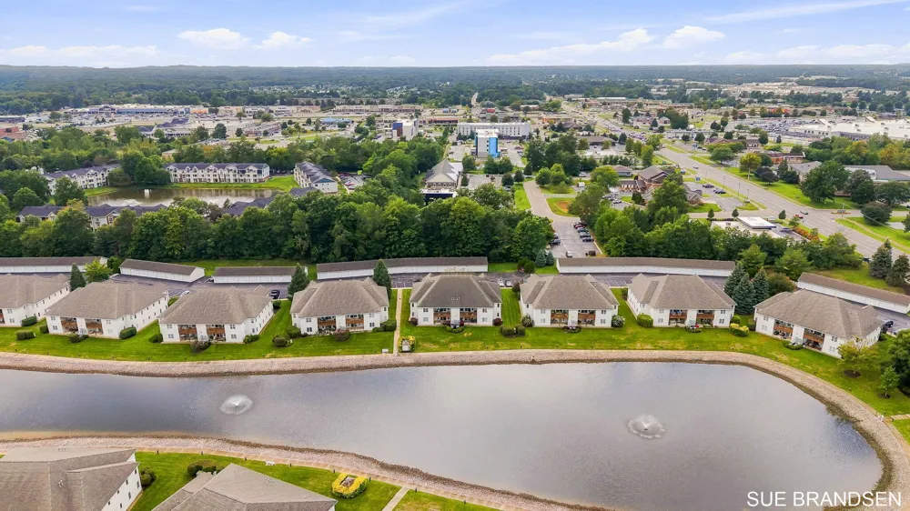 3122 W Crystal Waters Drive #8 Holland Charter Township, MI 49424