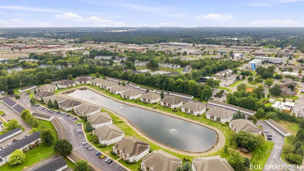 3122 W Crystal Waters Drive #8 Holland Charter Township, MI 49424