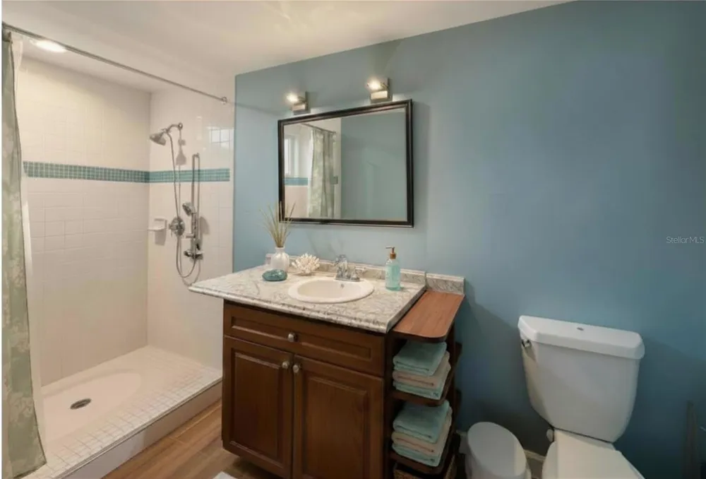 2143 AMANDA DRIVE Sarasota, FL 34232