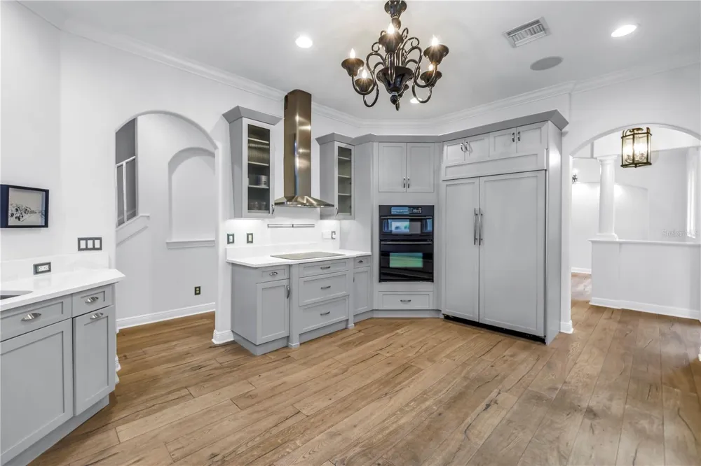 651 SAXONY BOULEVARD St Petersburg, FL 33716