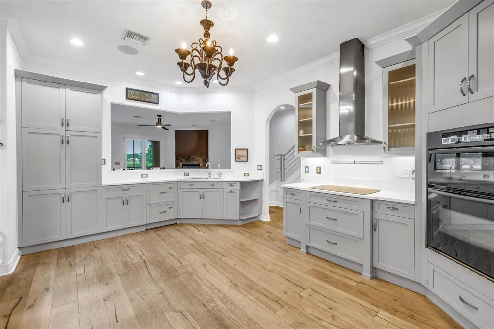 651 SAXONY BOULEVARD St Petersburg, FL 33716