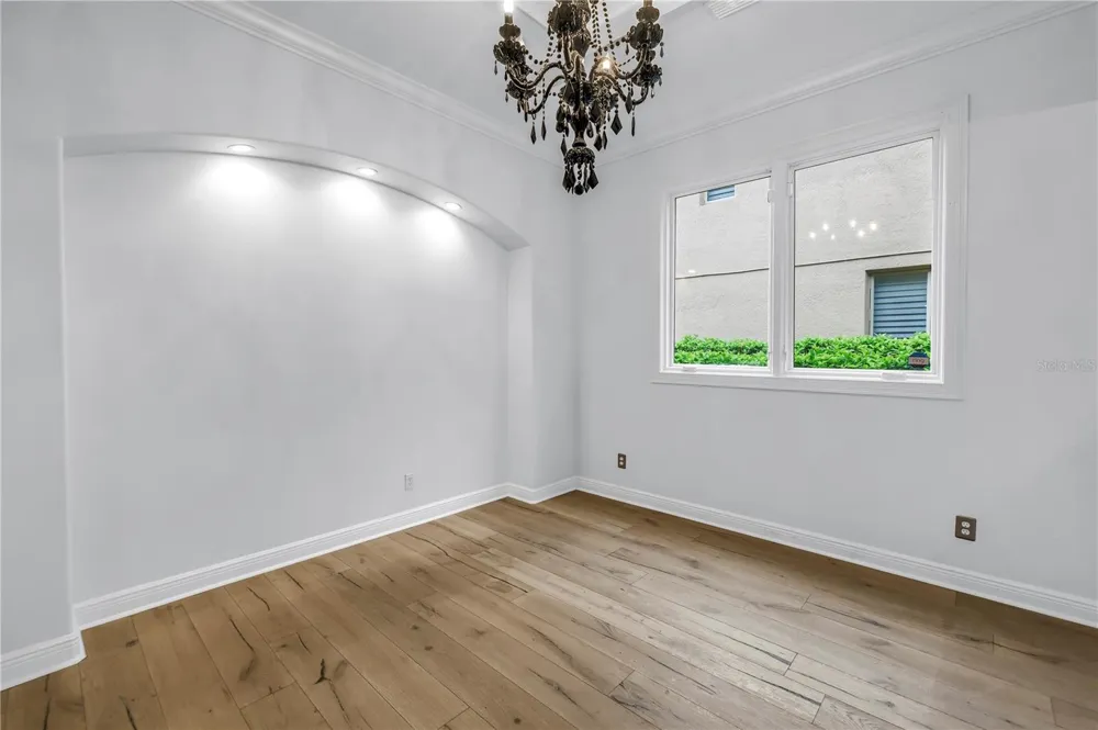 651 SAXONY BOULEVARD St Petersburg, FL 33716