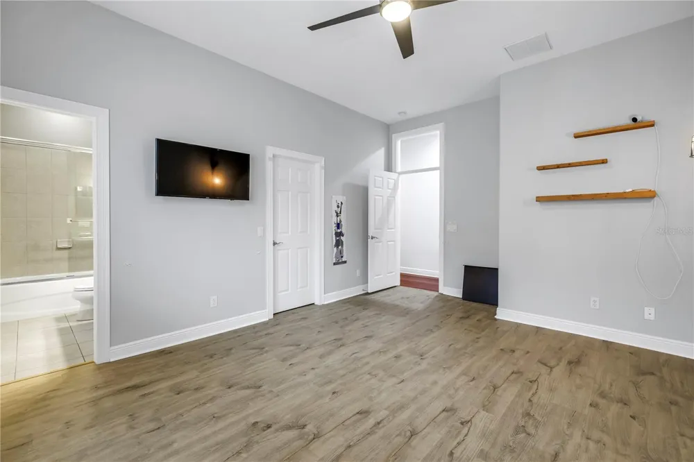 651 SAXONY BOULEVARD St Petersburg, FL 33716