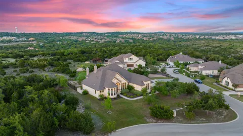 17632 Stratus Cove