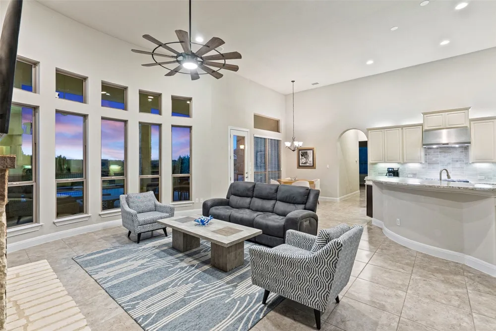 17632 Stratus Cove Dripping Springs, TX 78620