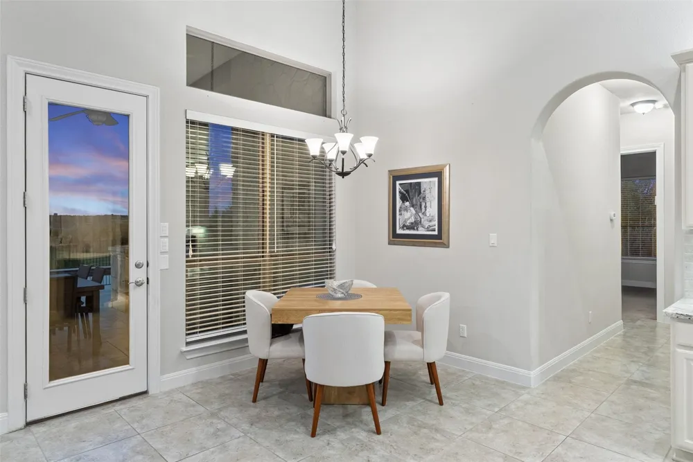 17632 Stratus Cove Dripping Springs, TX 78620