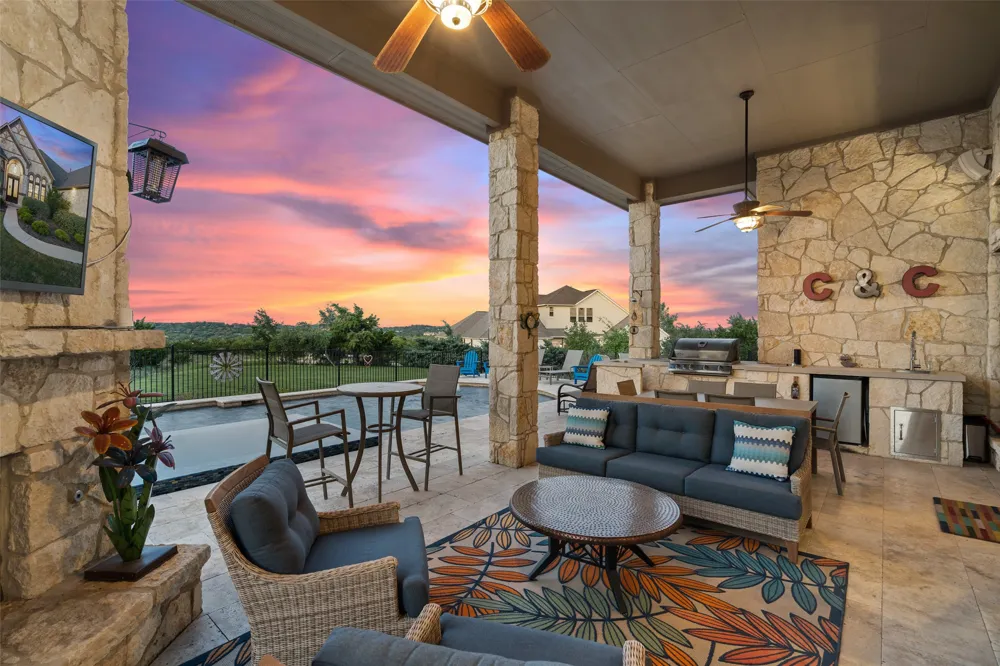 17632 Stratus Cove Dripping Springs, TX 78620