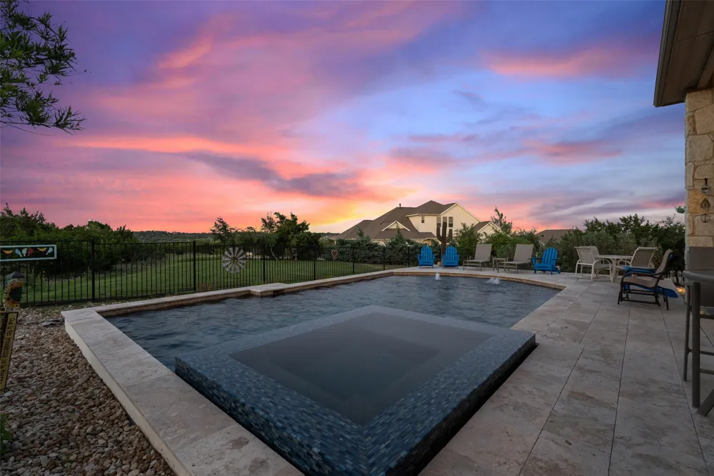 17632 Stratus Cove Dripping Springs, TX 78620