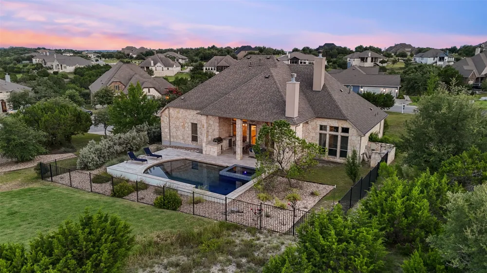 17632 Stratus Cove Dripping Springs, TX 78620