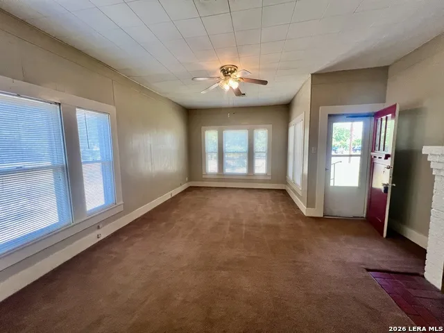 229 TRAVIS ST Unit 2 Kerrville, TX 78028